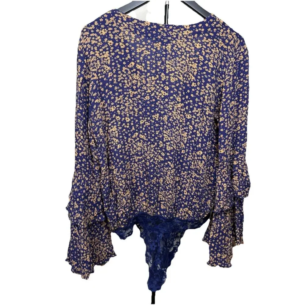 Intimately Free People Bodysuit Women’s Sz M Dainty Blue Floral Blouse Boho Lace - Picture 2 of 16